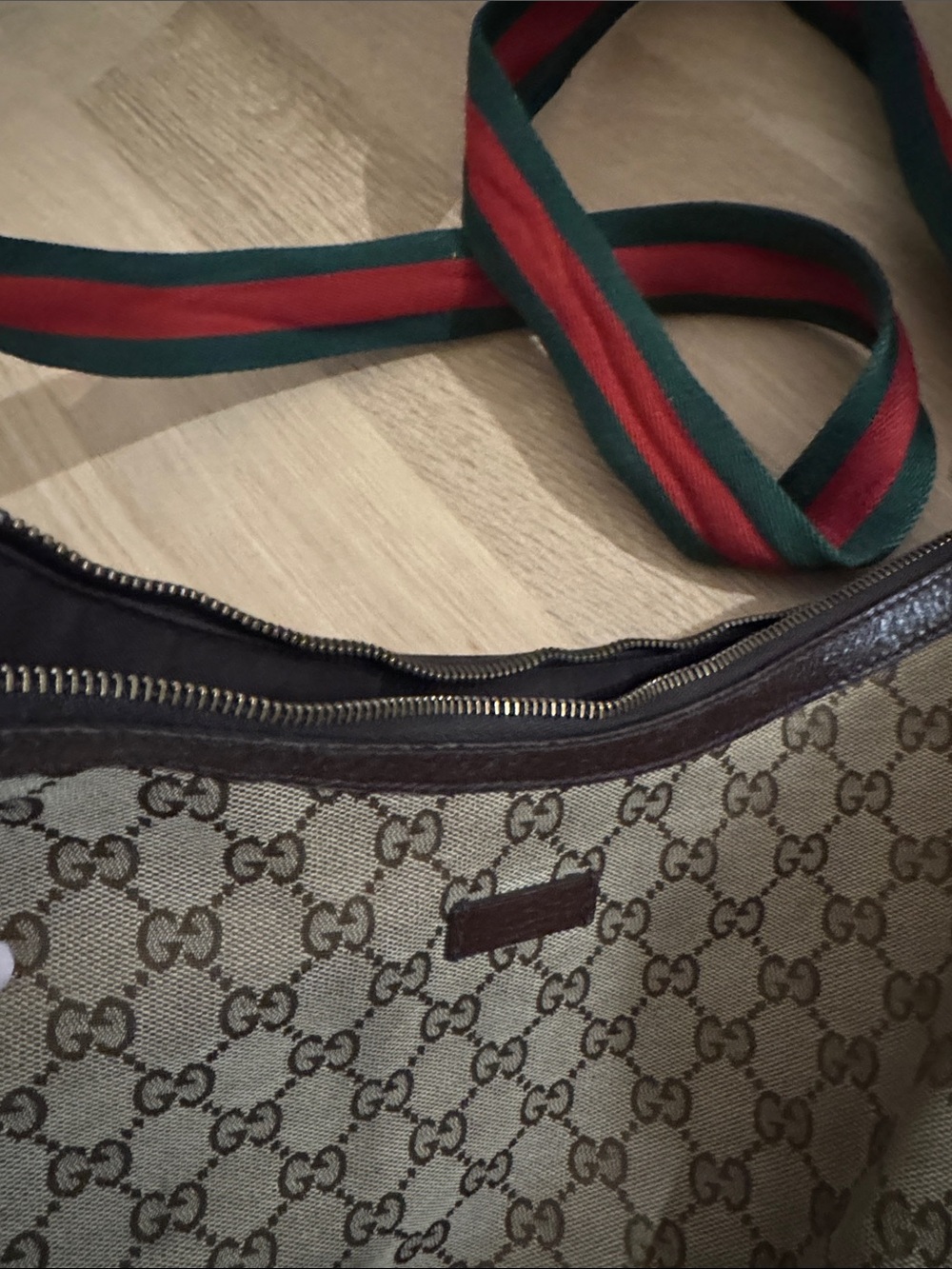 Vintage Gucci Brown GG Logo Crossbody Bag Red Green Strap - Picture 8 of 16